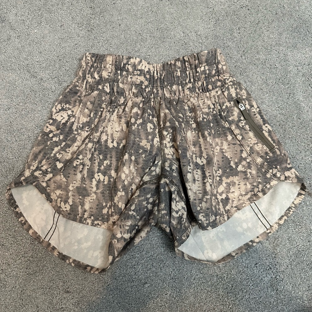 Size 0 4” Lululemon shorts